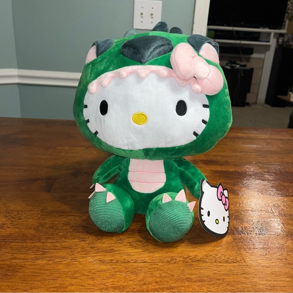 NWT Hello Kitty 11.5 in green Dragon - Picture 1 of 9